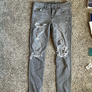 gray wash American Eagle jeans size 6